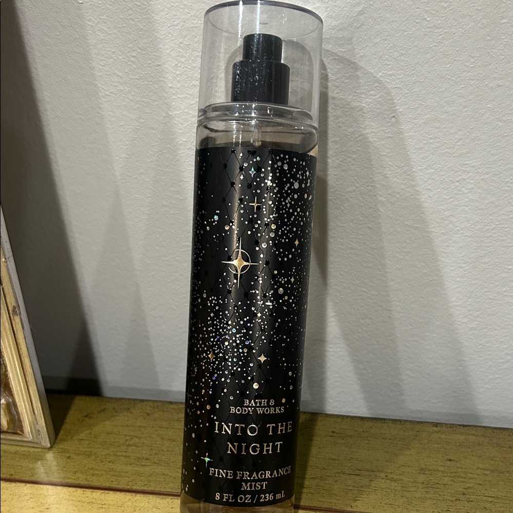 Bath & Body Works Into the Night Fragrance Mist - 8 oz.